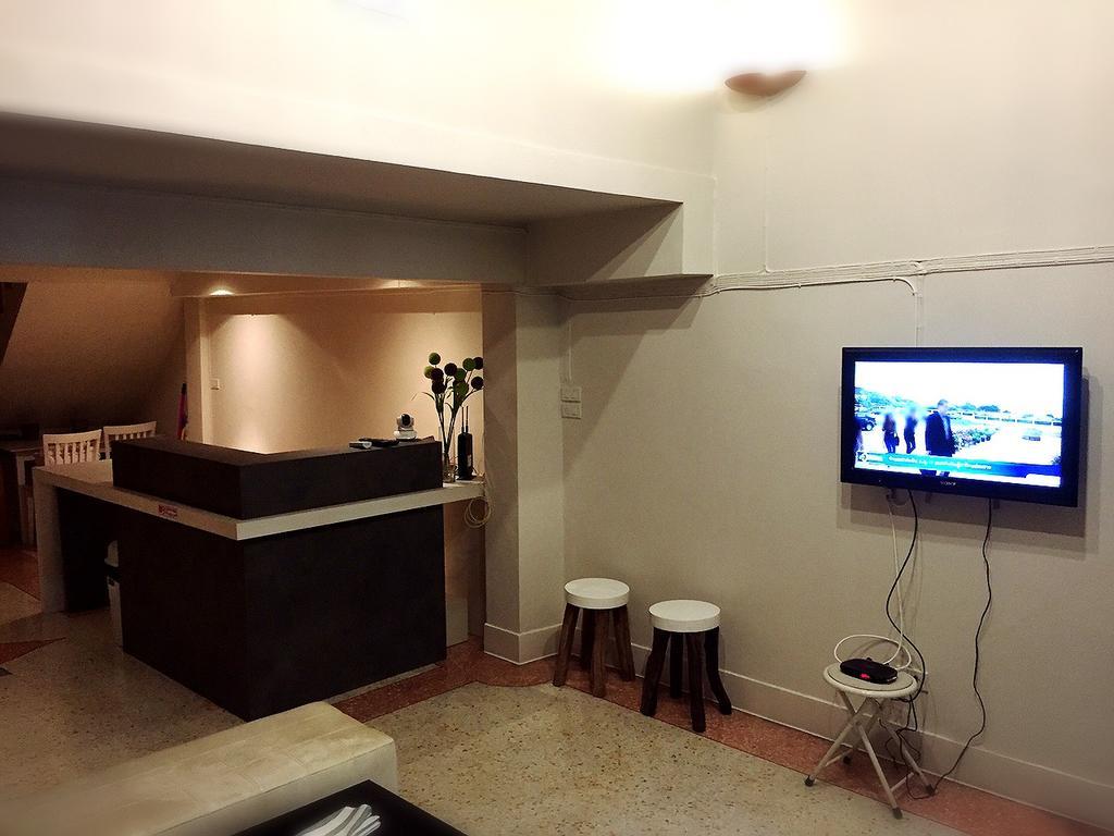 Need Sleep Hostel Бангкок Екстер'єр фото