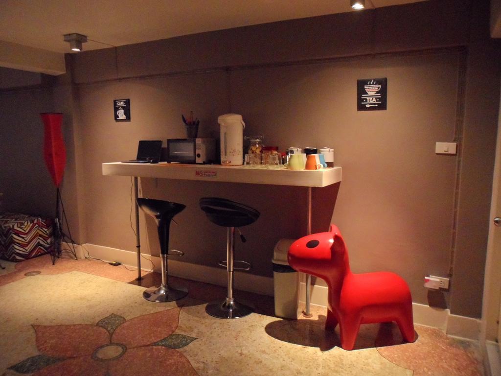 Need Sleep Hostel Бангкок Екстер'єр фото