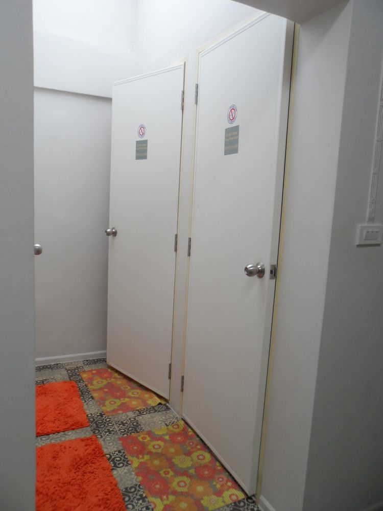 Need Sleep Hostel Бангкок Екстер'єр фото