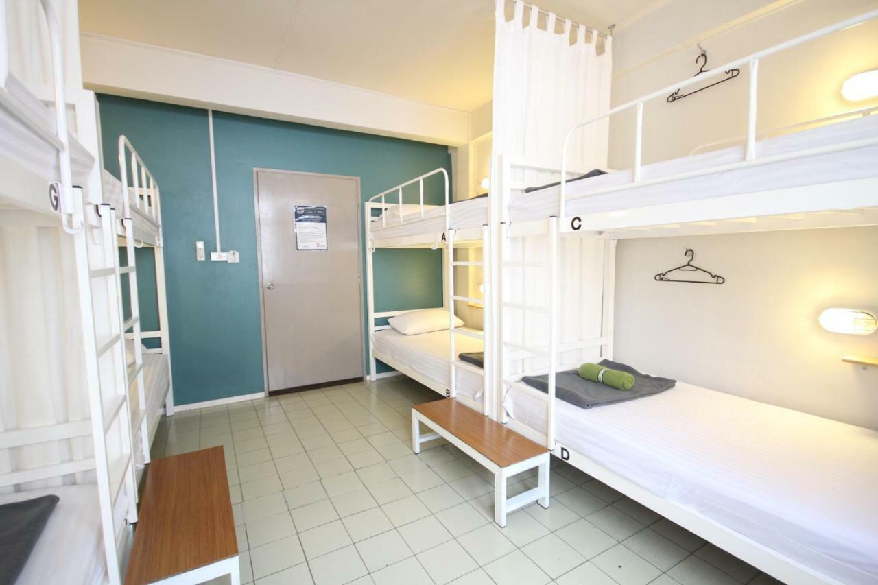 Need Sleep Hostel Бангкок Екстер'єр фото