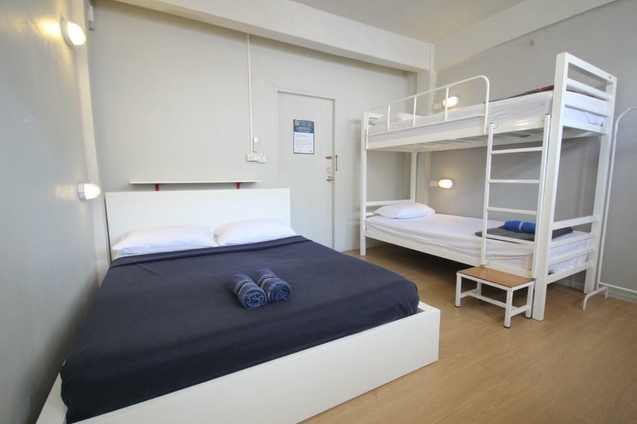 Need Sleep Hostel Бангкок Екстер'єр фото