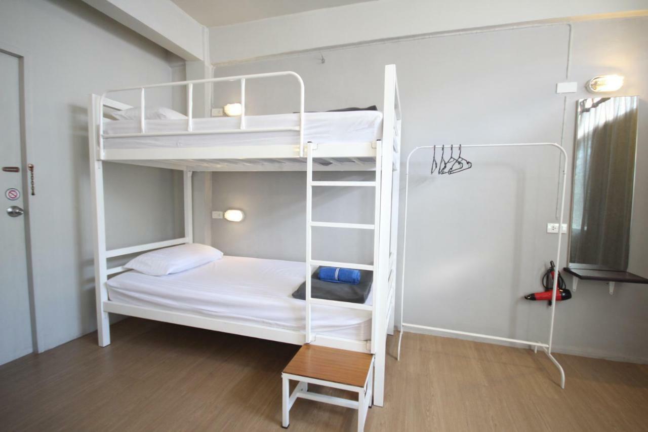 Need Sleep Hostel Бангкок Екстер'єр фото